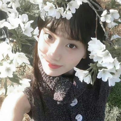 黑暗中的两个人